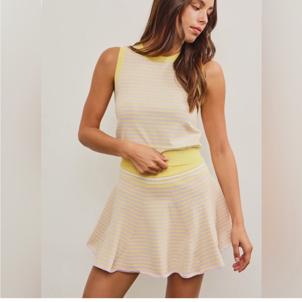 NWT Women’s skort & tank top set in purple/yellow stripe - Size M - mustard seed